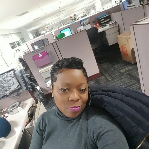 Meet your Posher, Alisia - Picture 1 of 1