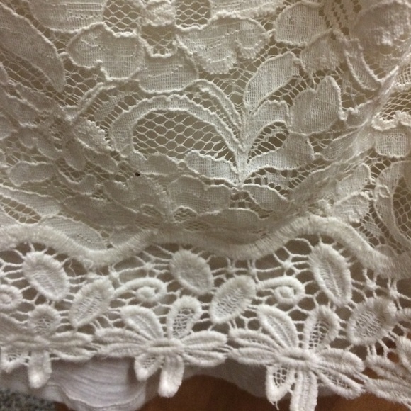 A cream, lace, tank top - Picture 2 of 4