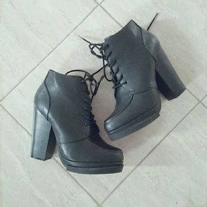 Qupid Chunky Heeled Grunge Boots