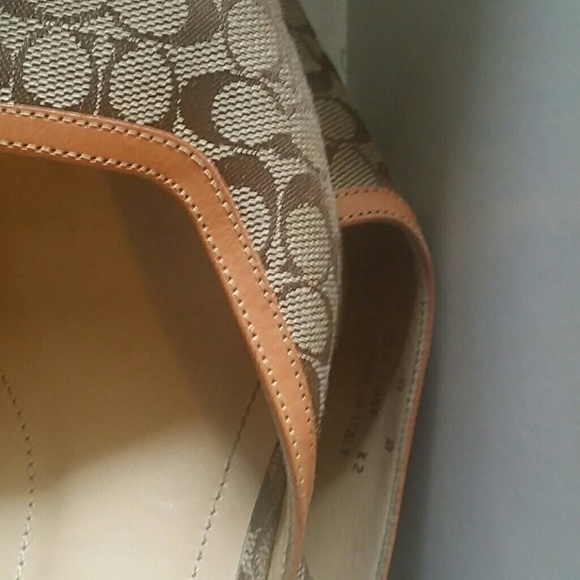 Coach - Picture 1 of 1