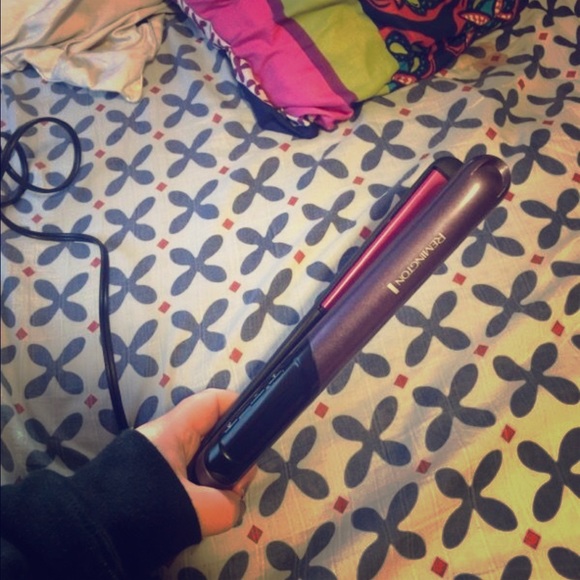 Remington ceramic flag iron. Used twice. Great!