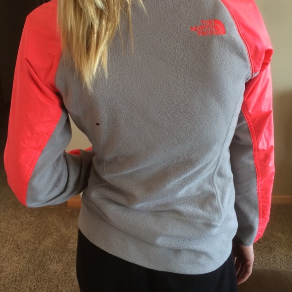 Reversible North Face sweatshirt/light coat - Picture 2 of 3