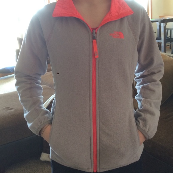 Reversible North Face sweatshirt/light coat - Picture 3 of 3