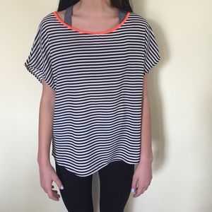 BLACK AND WHITE STRIPED TOP