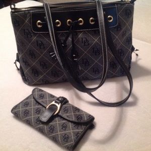 Dooney and Bourke Lg Tassel Tote and Wallet