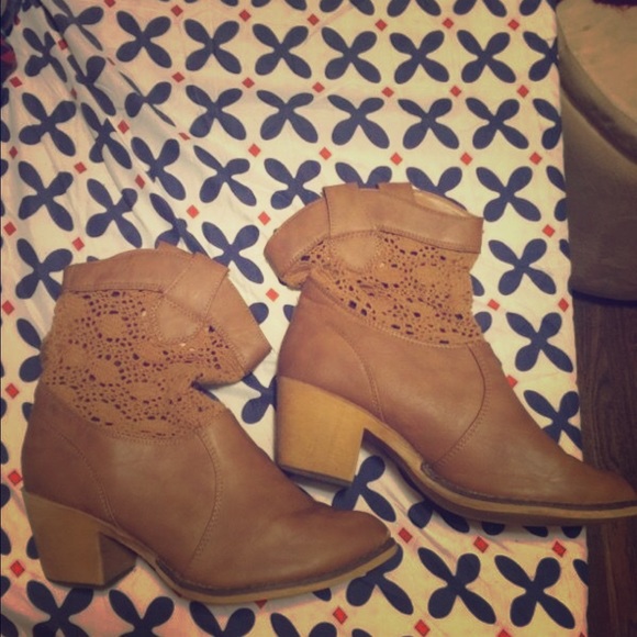 Ankle boots. So cute