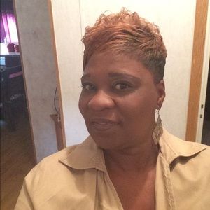 Meet your Posher, Sharon