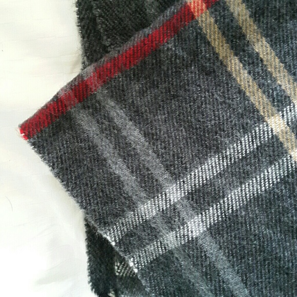 Grey Scarf - Picture 3 of 3