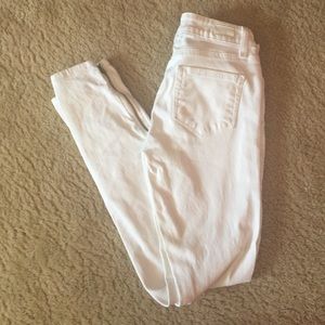 Paige Denim White Jeans with ankle zippers