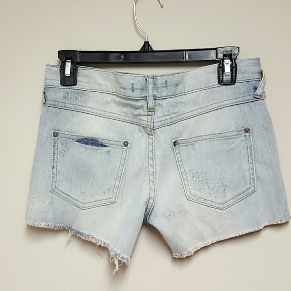 🔹Free People🔹 light wash destressed shorts - Picture 3 of 3