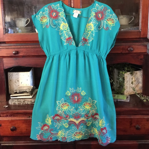 Super cute sundress!