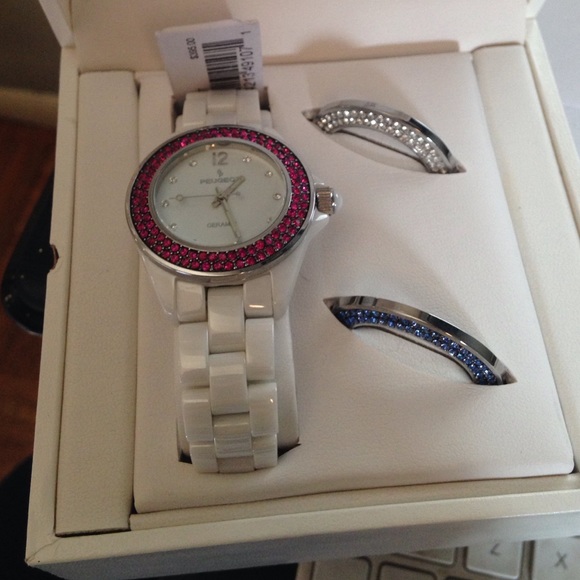 Females White Watch
