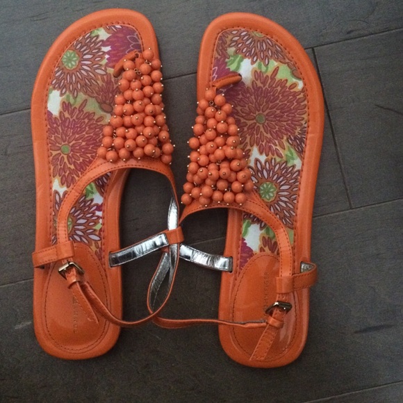 ‼️3/$20 or 4/$25‼️ Tommy Hilfiger sandals