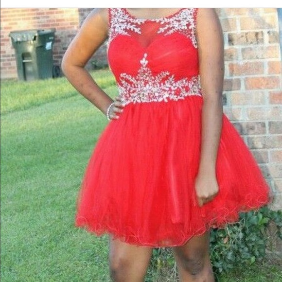 Red Short Homecoming/Party Dress. - Picture 2 of 4