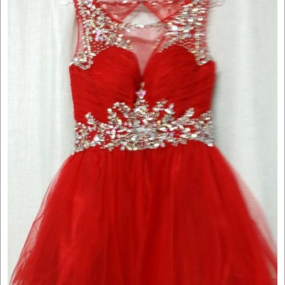Red Short Homecoming/Party Dress. - Picture 3 of 4