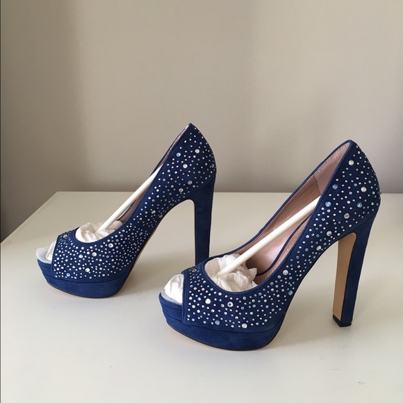 New In Box Vince Camuto Blue Suede Heels