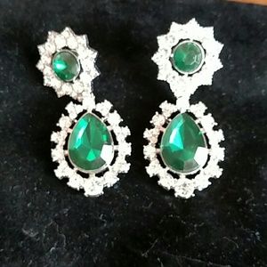Never worn emerald Earnings