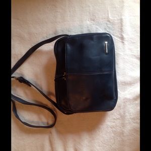 Leather Liz Claiborne shoulder bag