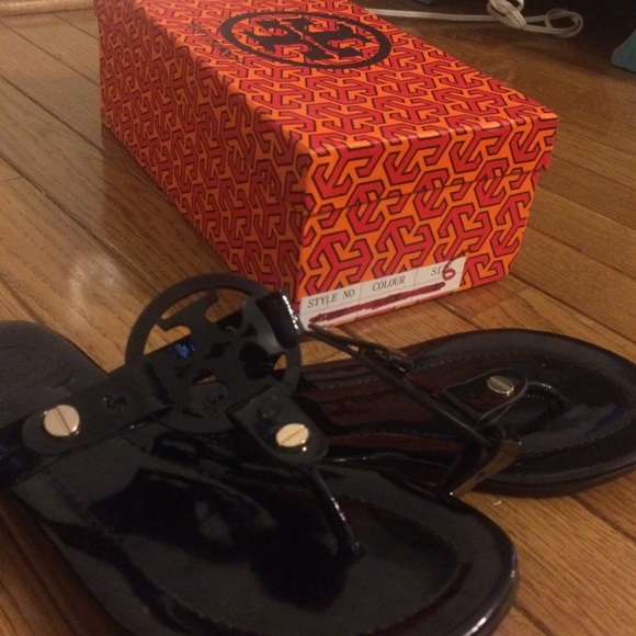 Tory burch sandals size 37 EUC