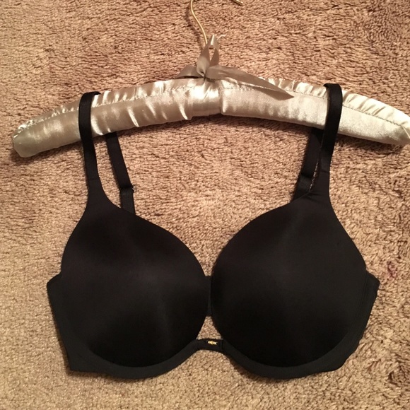 NEW Victoria's Secret Push Up Bra 32DD