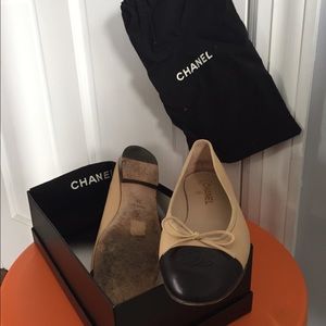 Chanel Black Beige Cap Toe Ballerina Flat Size 39