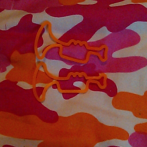 10 "Musical Instruments" Silly Bands - Picture 4 of 4
