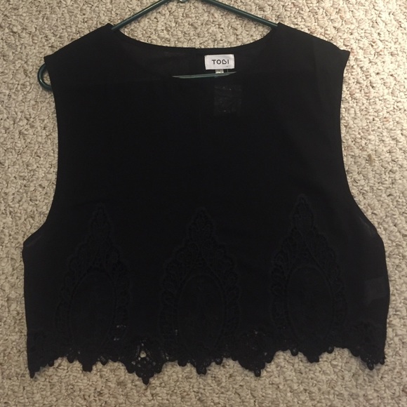 New Tobi black lace crop top