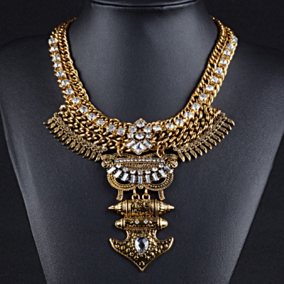 Jewelry - Golden Statement Necklace