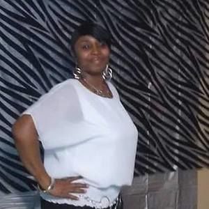 Meet your Posher, Ella