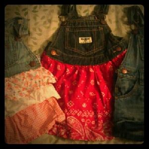 Like New! 3 bundle18 month Oshkosh dresses/short