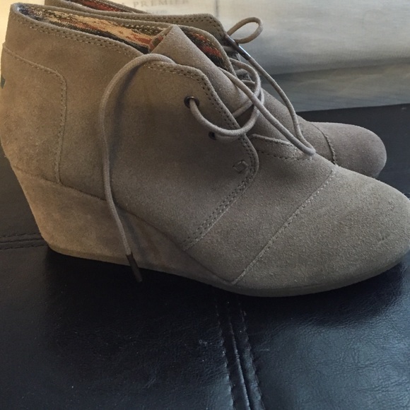 NEW Women's Toms 8.5 Desert Wedge Bootie