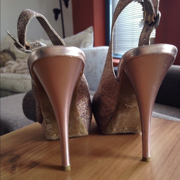 Adorable Dressy Heels!! - Picture 3 of 4