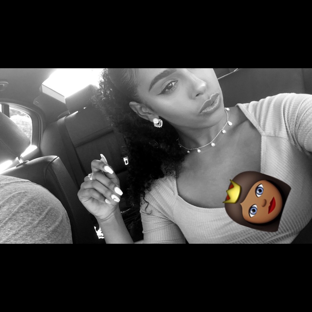 Meet your Posher, Joseline