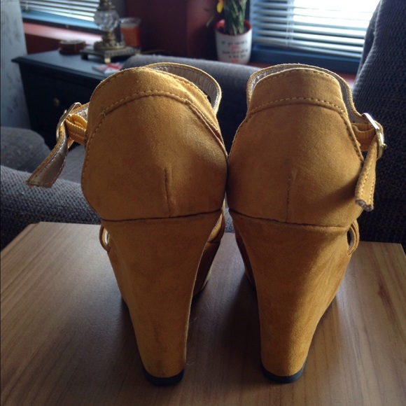 SPRING/SUMMER WEDGES! - Picture 3 of 4