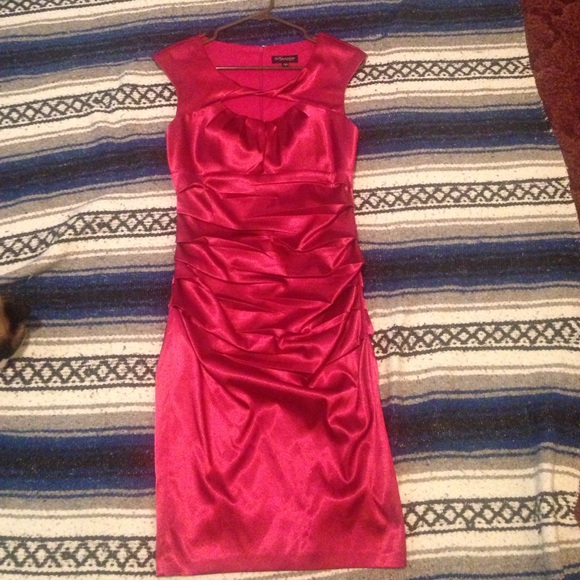 Dresses & Skirts - Gorgeous formal dress:)