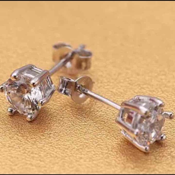 Crystal silver earring - Picture 1 of 2