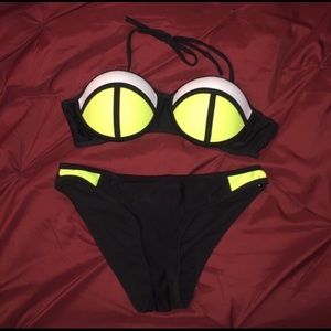 Triangl look a like bikini