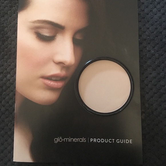 Glominerals pressed base light beige