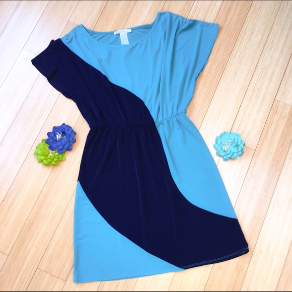 Laundry by Shelli Segal Dresses & Skirts - Beautiful blue dress by Laundry.