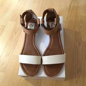 DOLCE VITA sz 9.5 cognac leather & white sandals.