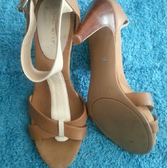 Shoes - Picture 2 of 3