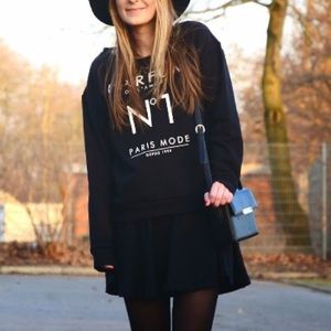 DIVIDED - H&M Black crew neck "Parfum" Sweater