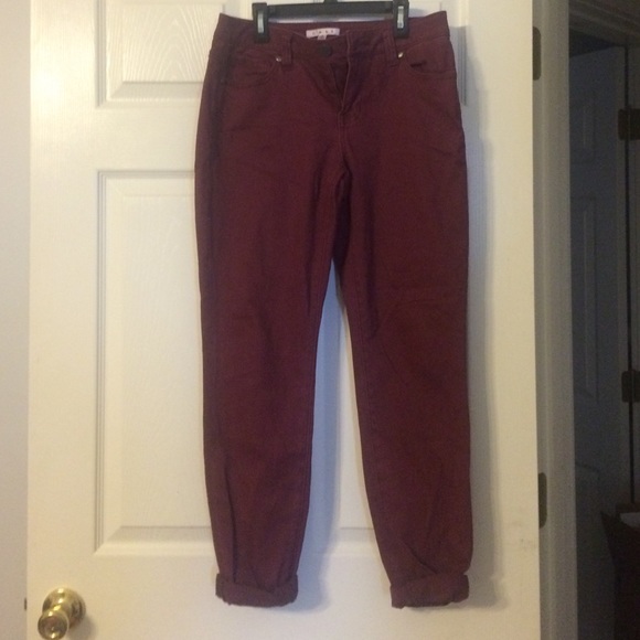 CAbi jeans. Burgundy size 4