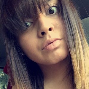 Meet your Posher, Jelisa