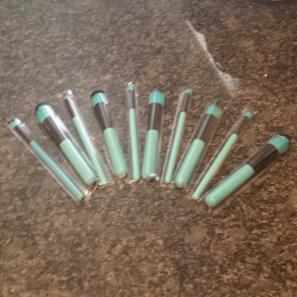 10 pc Make up brush set