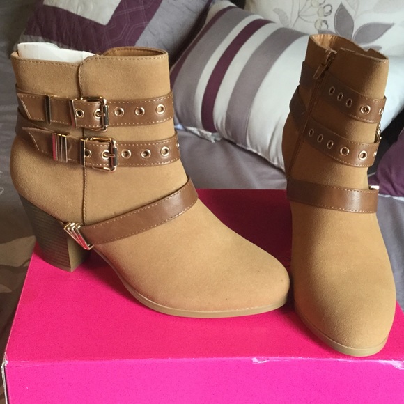 Shoe Dazzle Shoes - She Dazzle Brown booties