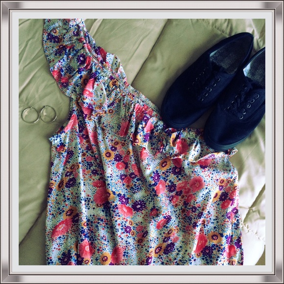 Floral one shoulder top - Picture 2 of 3