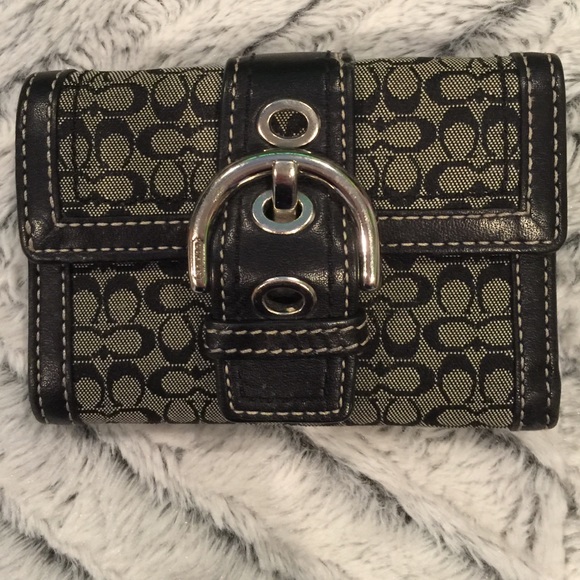 Signature Coach wallet