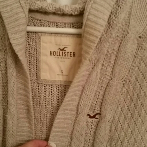Cute long Hollister, short sleeve sweater! - Picture 3 of 4
