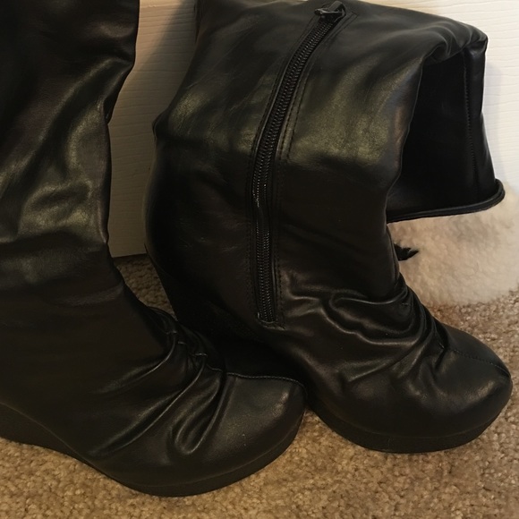 Black wedge boots - Picture 4 of 4